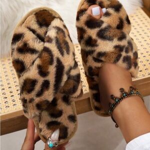 SHEIN Leopard Print Faux Fur Slippers Size 8.5
